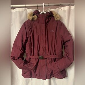 The North Face Women's Burgundy Belted Ski Jacket with Fur Hood in VGC size XL